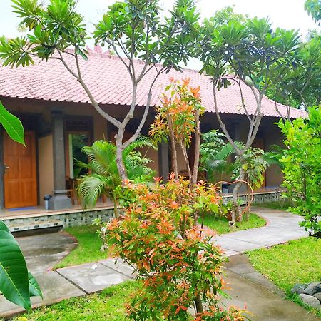Asih Homestay เปมูเตรัน ภายนอก รูปภาพ