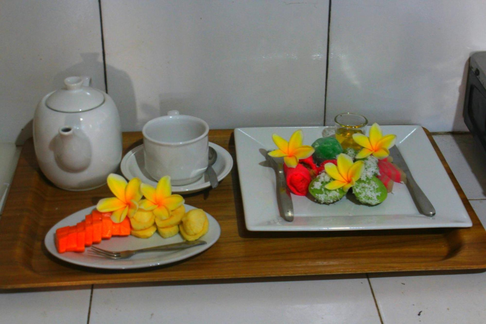 Asih Homestay เปมูเตรัน ภายนอก รูปภาพ