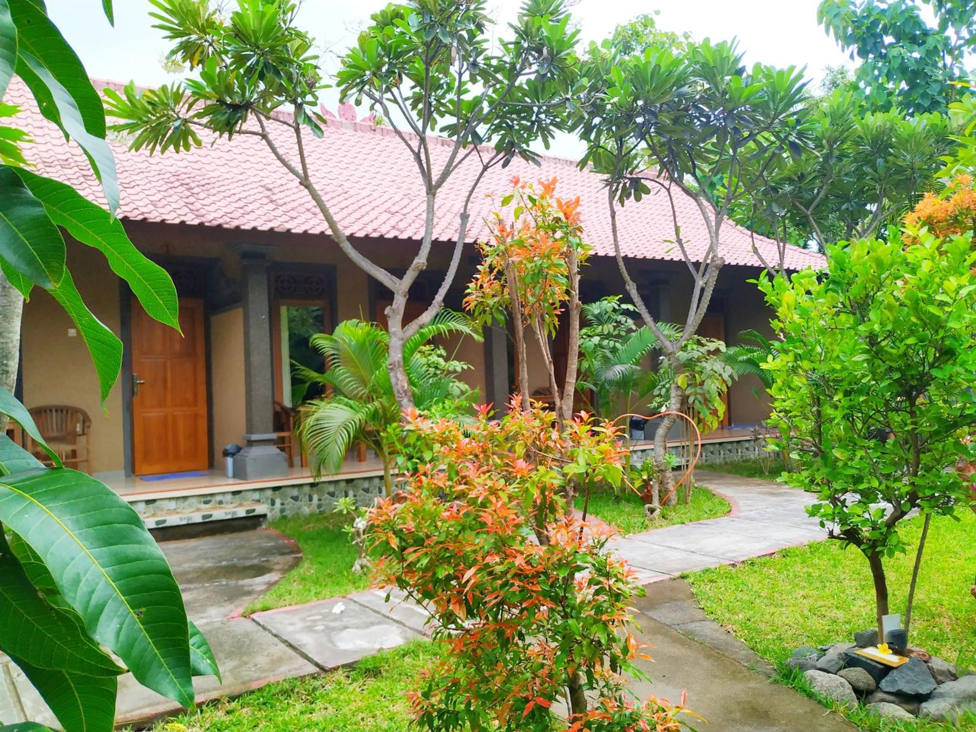 Asih Homestay เปมูเตรัน ภายนอก รูปภาพ