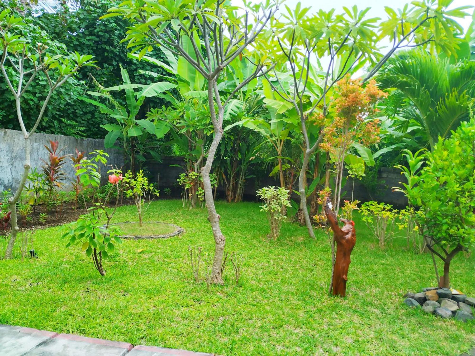 Asih Homestay เปมูเตรัน ภายนอก รูปภาพ