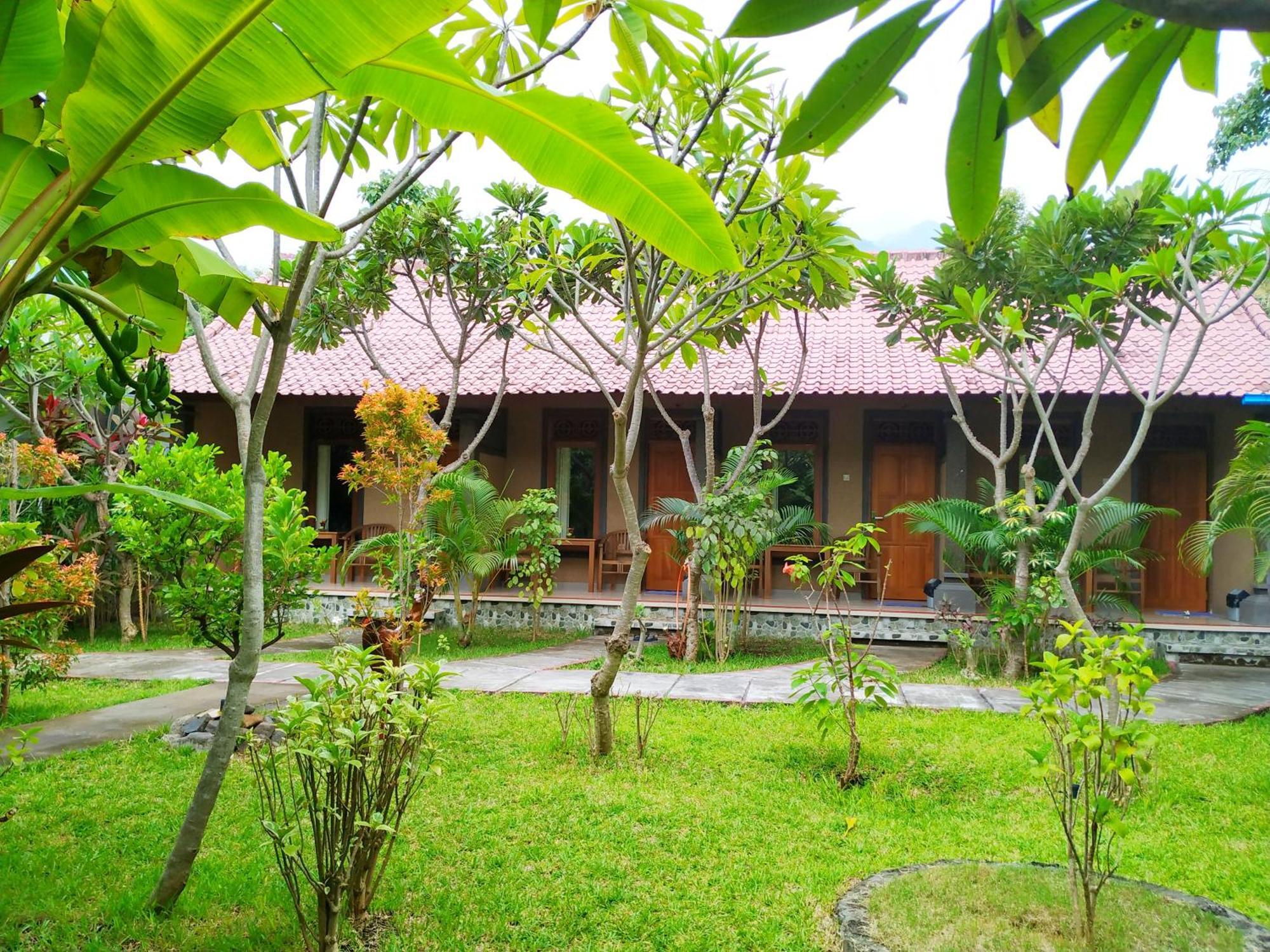 Asih Homestay เปมูเตรัน ภายนอก รูปภาพ