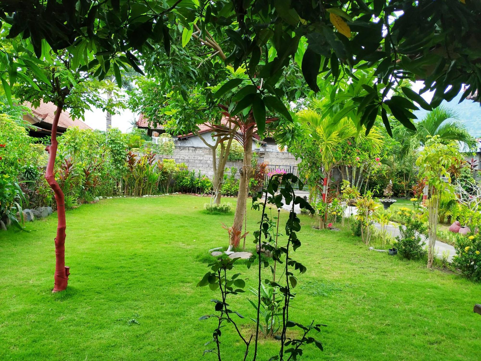 Asih Homestay เปมูเตรัน ภายนอก รูปภาพ