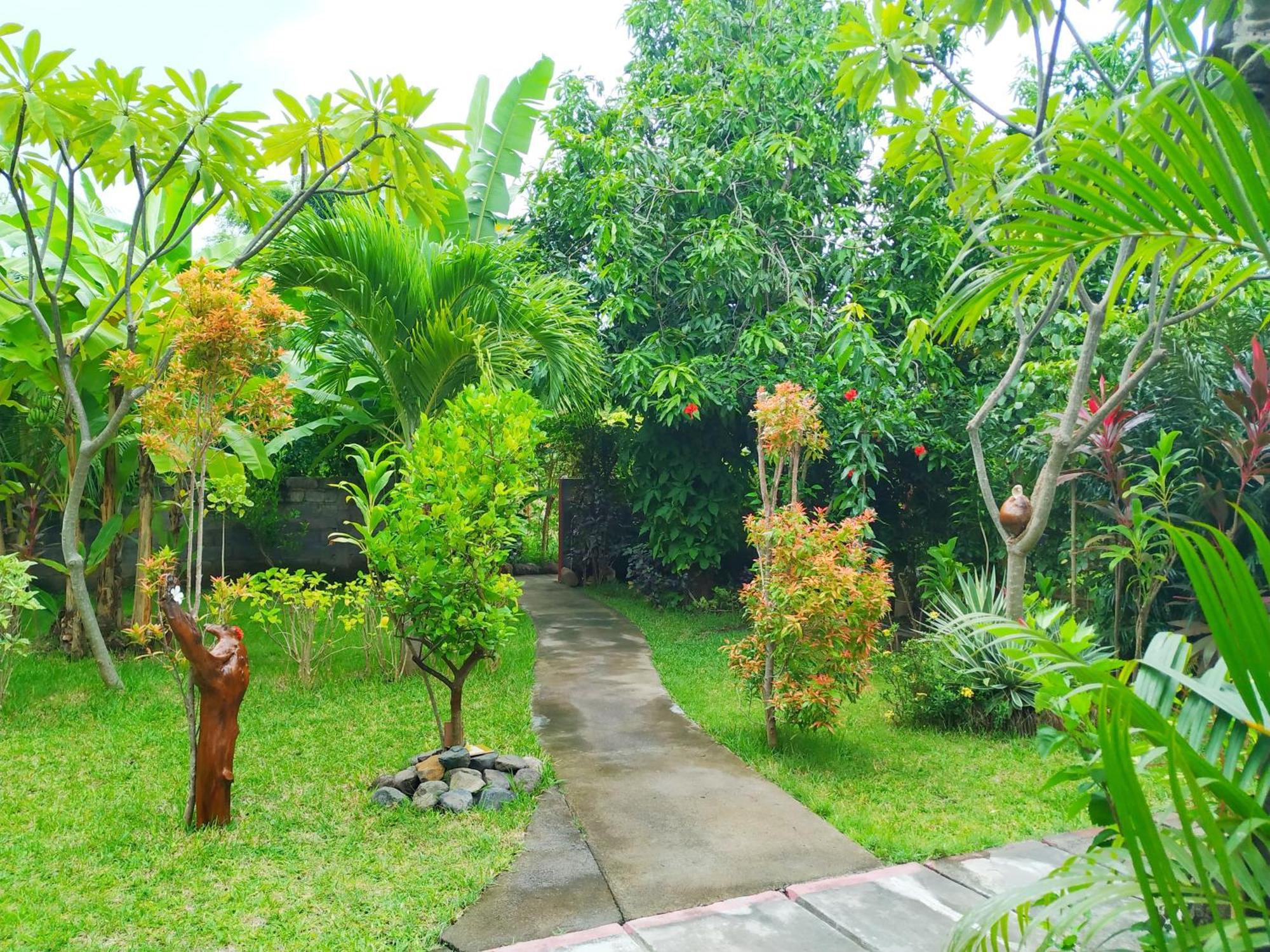 Asih Homestay เปมูเตรัน ภายนอก รูปภาพ